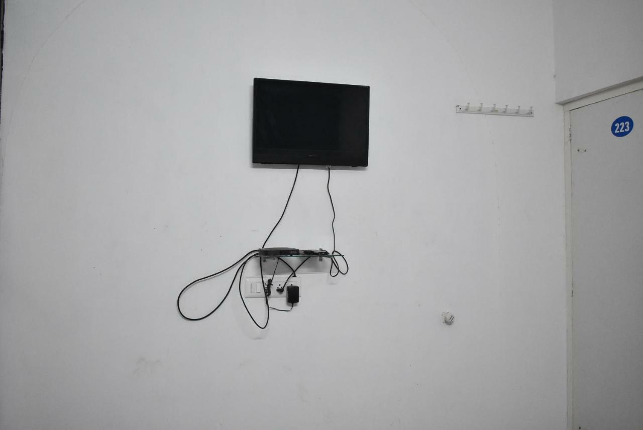 Stay Guru Usha Residency Bhuj Esterno foto
